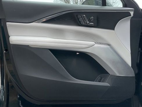 Used 2024 Cadillac Lyriq Luxury image 13