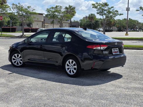 Used 2024 Toyota Corolla LE FWD image 4
