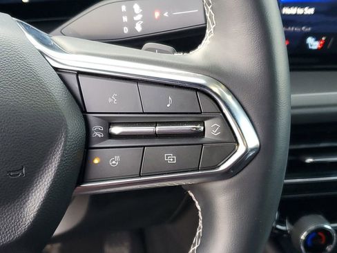 Used 2025 Chevrolet Traverse LT w/ Driver Confidence Package image 15