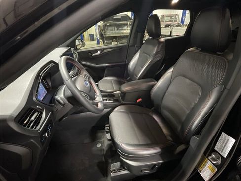 Used 2025 Ford Escape ST-Line w/ Tech Pack #1 image 17