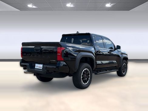 Used 2026 Toyota Tacoma TRD Off-Road w/ TRD Off Road Upgrade Package AWD/4WD image 9
