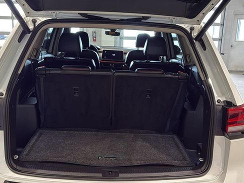 Used 2024 Volkswagen Atlas Peak Edition SEL AWD/4WD image 18