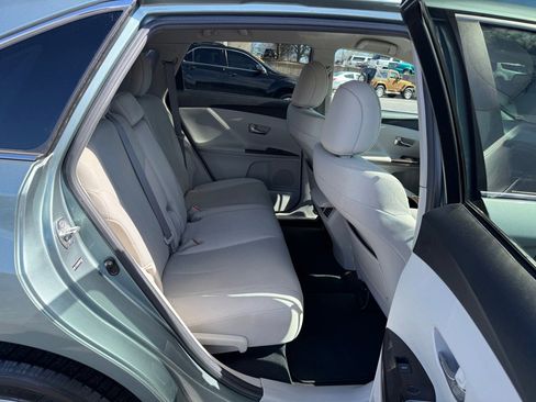Used 2011 Toyota Venza AWD image 12