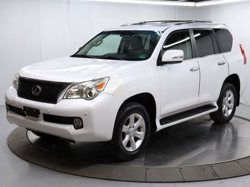 Used 2010 Lexus GX 460 image 2