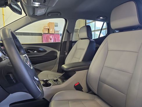 Used 2023 GMC Terrain SLT w/ Infotainment Package II FWD image 17