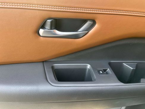 Certified 2023 Nissan Pathfinder Platinum w/ Lighting Package (N93) image 12