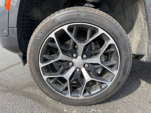 Used 2022 Jeep Grand Cherokee Summit AWD/4WD image 25
