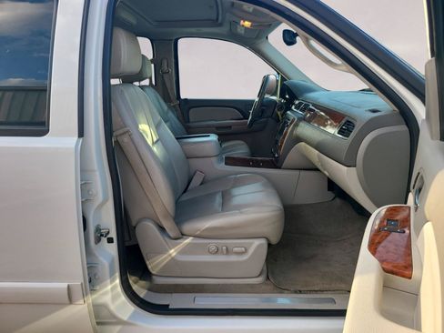 Used 2008 Chevrolet Avalanche LTZ w/ LTZ Preferred Equipment Group RWD image 23