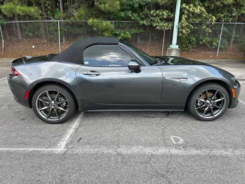 Used 2019 MAZDA MX-5 Miata Grand Touring w/ GT-S Package RWD image 8