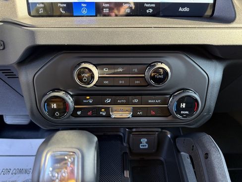 New 2025 Ford Bronco Badlands image 24