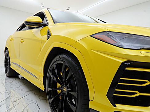 Used 2022 Lamborghini Urus /SELEZIONE PRE-OWNED CERTIFIED image 15