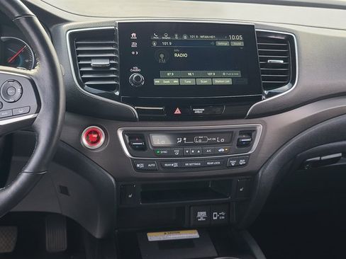 Used 2022 Honda Pilot TrailSport image 16
