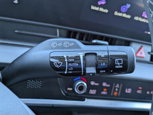 Used 2023 Kia Sportage EX image 17