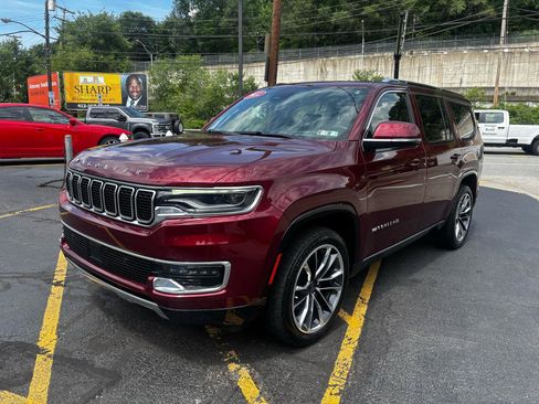 Used 2022 Jeep Wagoneer Series III w/ Premium Group I AWD/4WD image 3
