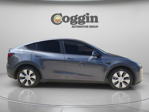 Used 2023 Tesla Model Y Long Range AWD/4WD image 6