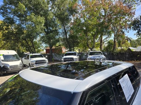 Used 2024 Land Rover Range Rover Sport Dynamic SE image 13