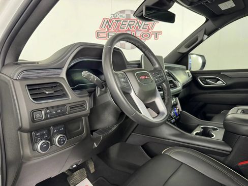 Used 2023 GMC Yukon XL SLT AWD/4WD image 10