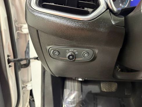 Used 2020 Chevrolet Equinox Premier image 18