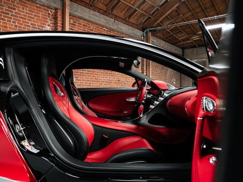 Used 2019 Bugatti Chiron image 15