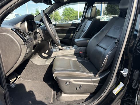 Used 2020 Jeep Grand Cherokee Overland AWD/4WD image 18