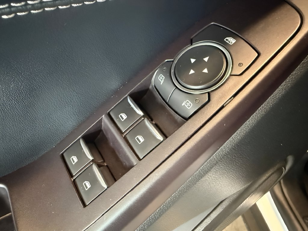 Used 2020 Ford Explorer XLT w/ Equipment Group 202A AWD/4WD image 19