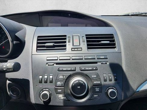 Used 2013 MAZDA MAZDA3 i Touring w/ Preferred Equipment Pkg FWD image 11