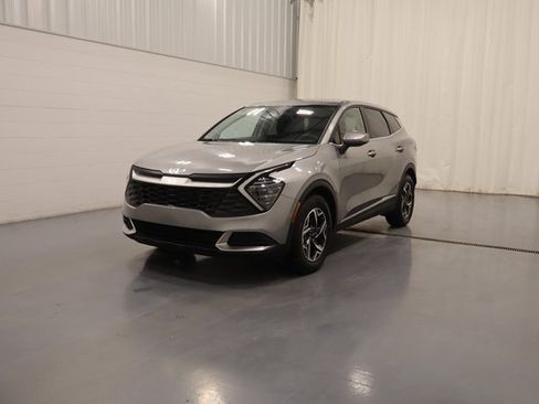 Used 2024 Kia Sportage LX image 5