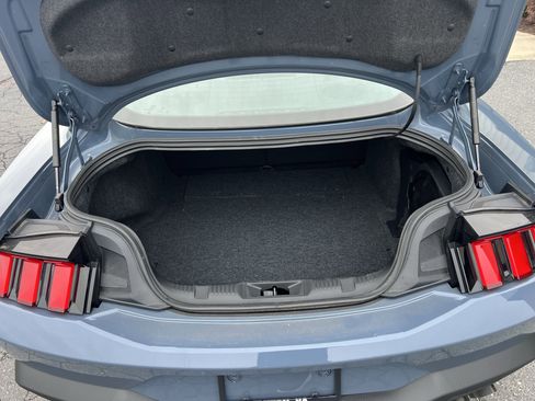 Used 2025 Ford Mustang GT Premium image 36