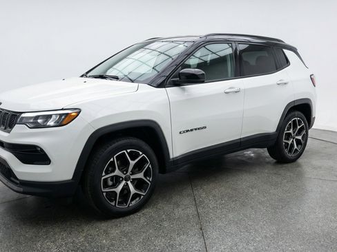 Used 2025 Jeep Compass Limited image 3