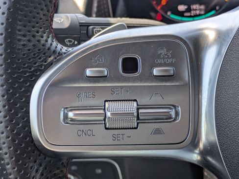 Used 2023 Mercedes-Benz EQB 300 4MATIC image 24
