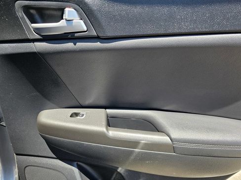 Used 2020 Kia Sportage S FWD image 14