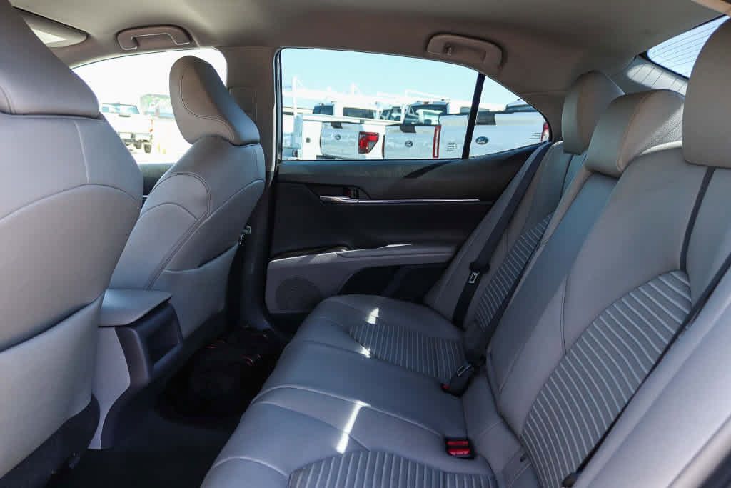 Used 2021 Toyota Camry SE FWD image 18