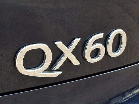 Used 2018 INFINITI QX60 Luxe w/ Deluxe Technology Package AWD/4WD image 31