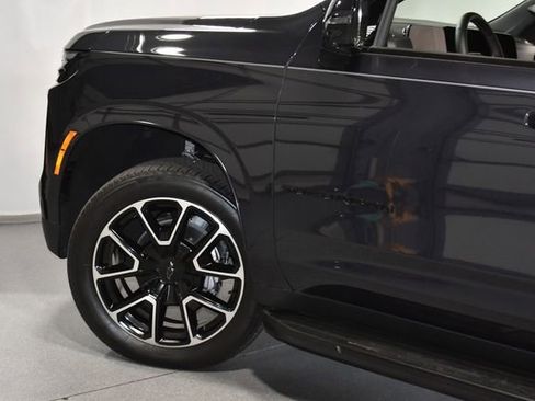 Certified 2025 Chevrolet Suburban RST w/ RST Capability Package AWD/4WD image 11
