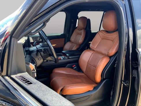 Used 2020 Lincoln Navigator Reserve w/ Equipment Group 208A Reserve AWD/4WD image 8