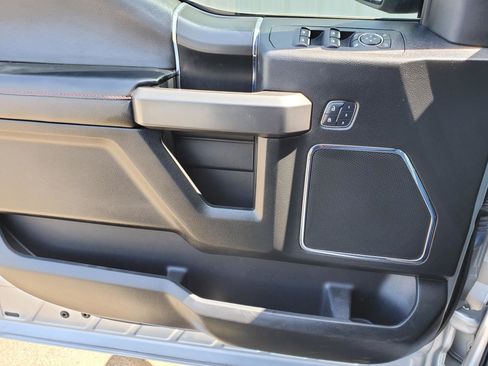 Used 2018 Ford F150 Lariat image 23