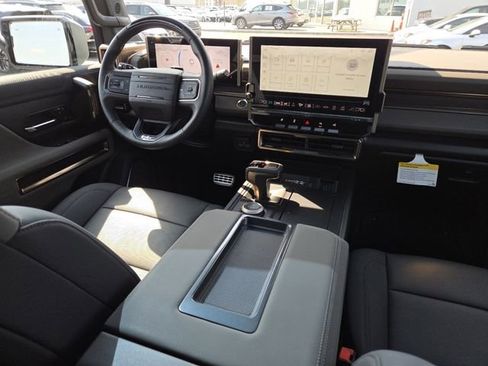 Certified 2024 GMC Hummer EV 3X w/ LPO, Sport Package AWD/4WD image 33