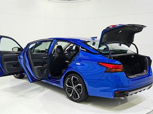 Certified 2025 Nissan Altima 2.5 SR FWD image 31