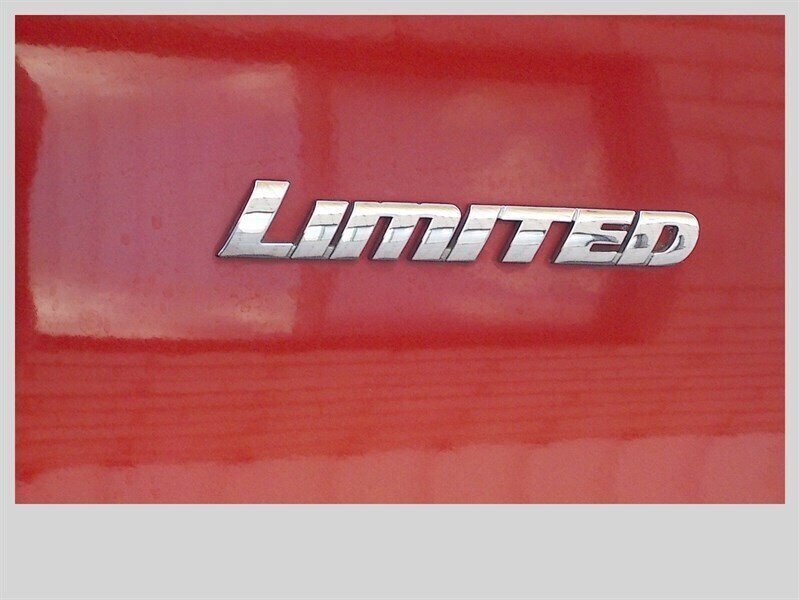 Used 2019 Toyota 4Runner Limited AWD/4WD image 33