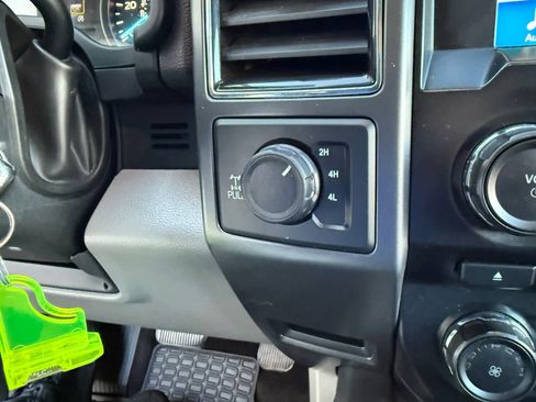 Used 2018 Ford F150 XLT w/ Equipment Group 302A Luxury AWD/4WD image 13