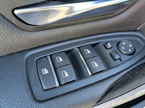 Used 2018 BMW 330e w/ M Sport Package image 28