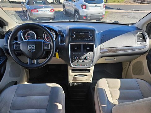 Used 2016 Dodge Grand Caravan SE w/ Quick Order Package 29E SE image 8