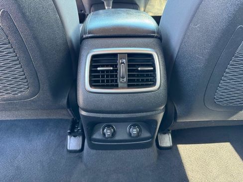 Used 2020 Kia Sorento AWD V6 image 30