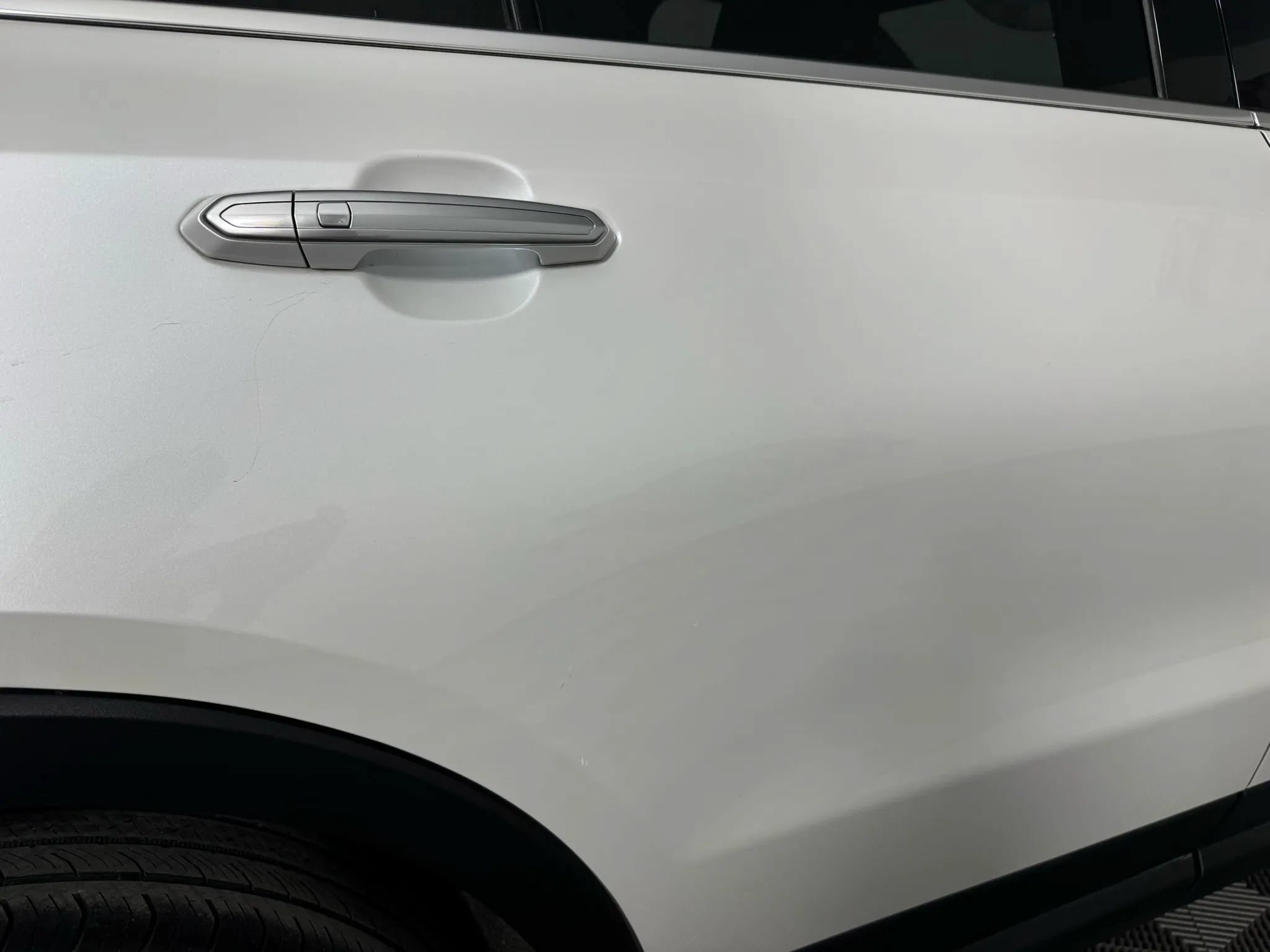 Used 2019 Cadillac XT4 Luxury w/ Cold Weather Package AWD/4WD image 31