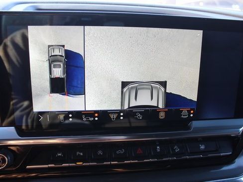 Used 2024 Chevrolet Silverado 1500 High Country w/ Technology Package image 35