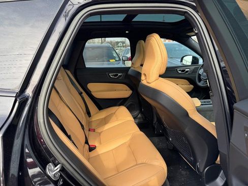 Certified 2023 Volvo XC60 B6 Ultimate w/ Protection Package Premier image 11