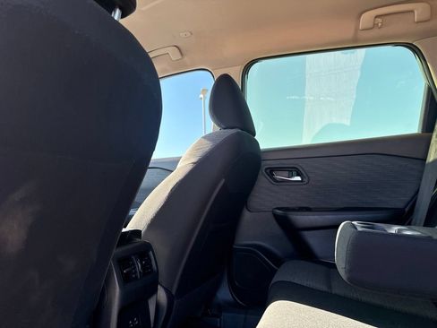 Certified 2023 Nissan Rogue SV FWD image 38