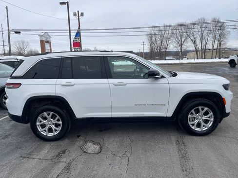 Used 2023 Jeep Grand Cherokee Limited AWD/4WD image 8