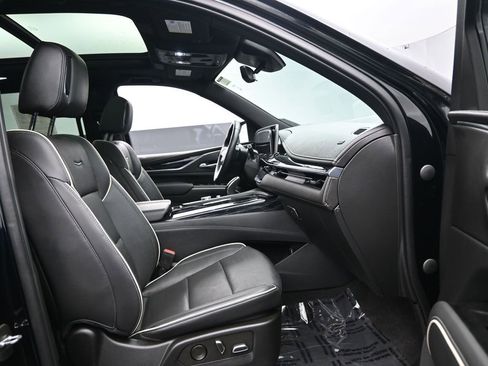 Used 2022 Cadillac Escalade Sport w/ Touring Package AWD/4WD image 31