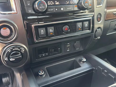 Used 2017 Nissan Titan Platinum Reserve AWD/4WD image 17